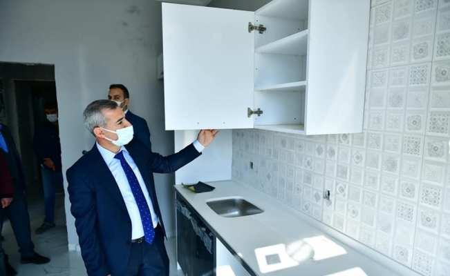 Çınar, Yeşil Topsöğüt konutlarının örnek dairesini inceledi