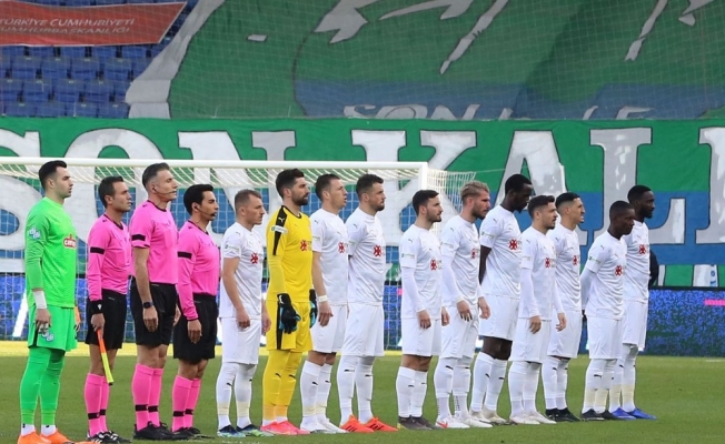 Sivasspor’da Erdoğan kırmızı kart gördü!