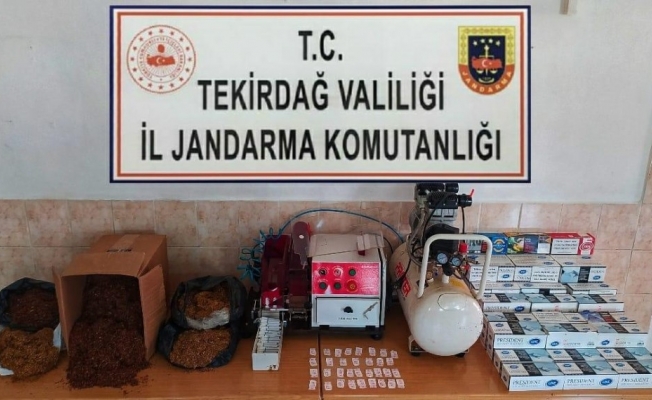 40 bin liralık makine ile sigara sararken yakalandı