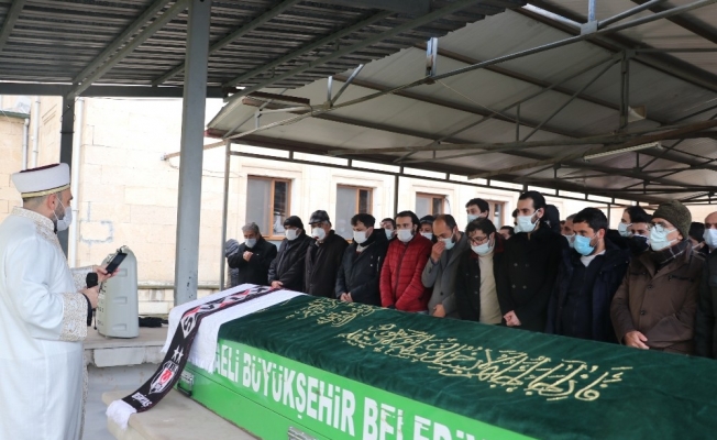 6 ay önce evlenen akademisyen kalbine yenildi