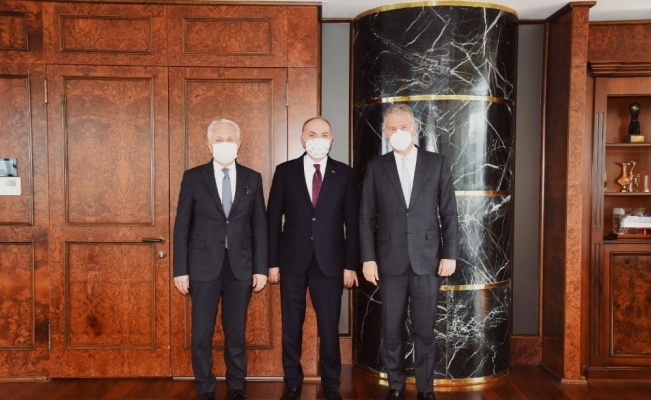 Başkan Faruk Özlü İzmir’de çeşitli ziyaretlerde bulundu