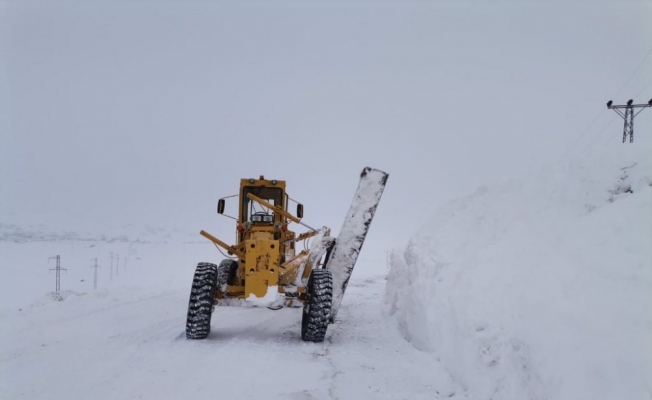 Erzurum’un kar çilesi bitmiyor