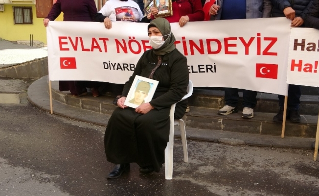 Evlat nöbetindeki ailelerin çığlığı Türkiye’yi sarmaya devam ediyor