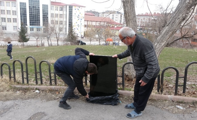 Hırsızlar yalnız yaşayan adamın “Tek arkadaşımdı” dediği televizyonunu geri getirdi