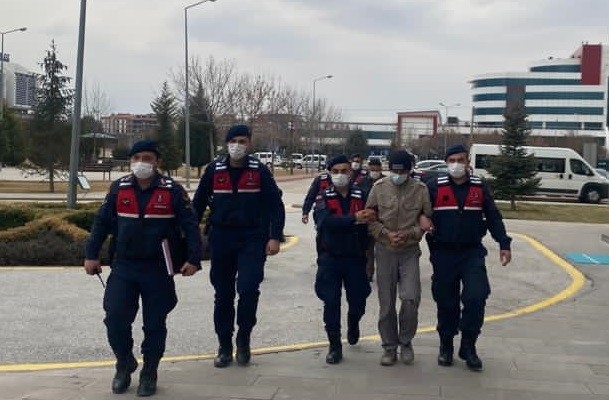 Konya’da sulama borusu hırsızları yakalandı