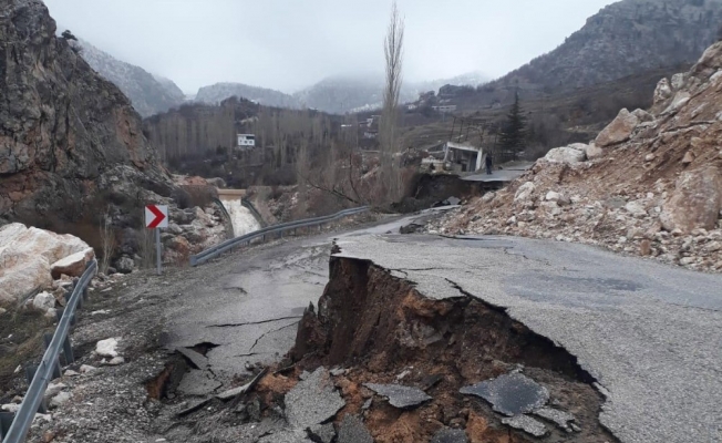 Konya’nın Taşkent ilçesinde sel nedeniyle 3 mahalleye ulaşım kesildi