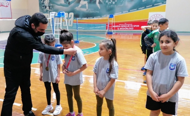 Manisa’da Tıp Bayramı Badminton Turnuvası tamamlandı
