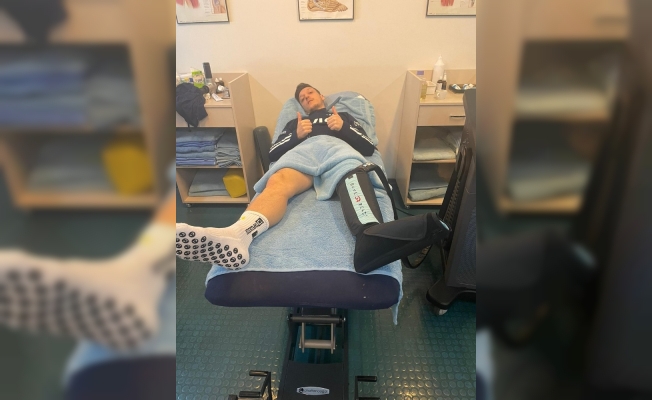 Mesut Özil: &quot;Rehabilitasyon süreci çok iyi geçiyor&quot;