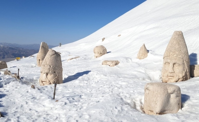 Nemrut Dağı’nda kar esareti