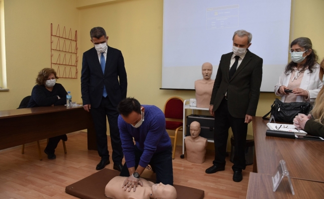 Öğretmenlere ilk yardım eğitimleri devam ediyor