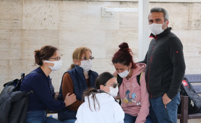 (ÖZEL) Kayıp oğlunu teşhis etmek için morg önüne gelen annenin zor anları