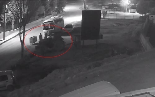 Tekirdağ’da avukatın traktörünün soyulduğu anlar kamerada