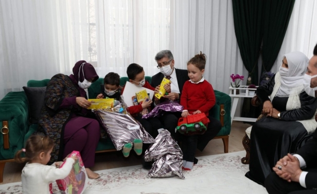 Vali Bilmez ve eşi Meral Bilmez’den şehit ailelerine ziyaret