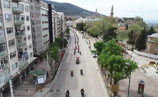 Bursa’da motosikletli polis ekipleri 23 Nisan için şehir turu attı