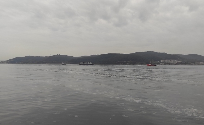 Çanakkale Boğazı’ndan apartman geçti