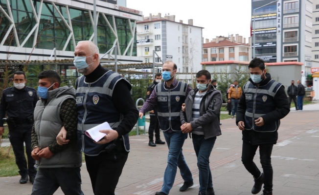 Demirci cinayeti zanlısı kardeşler adliyeye sevk edildi