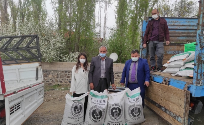 Iğdır’da çiftçilere hibeli tohum dağıtıldı