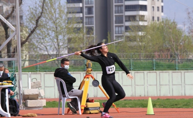 İzmitli sporcular Bursa’dan rekorla döndü