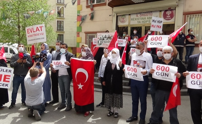 Kısıtlama kalktı, evlat nöbetindeki aileler soluğu HDP önündeki çadırda aldı