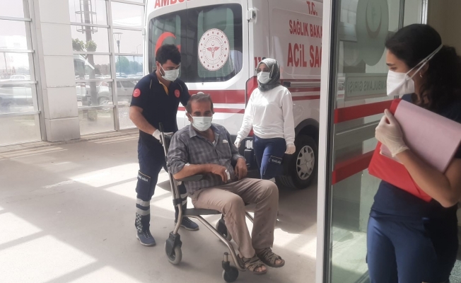 Kontrolden çıkan traktör şarampole girdi: 1 yaralı