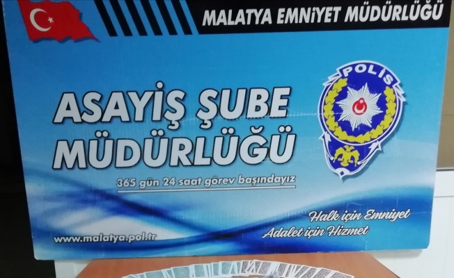 Kumarcılar polise takıldı