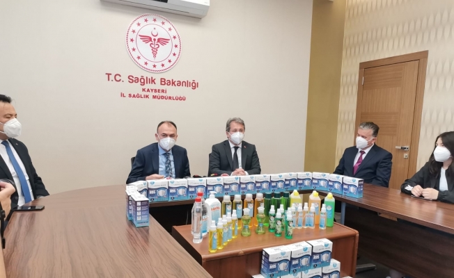 Öğrencilerden Sağlık Müdürlüğü’ne 20 bin N95 maske