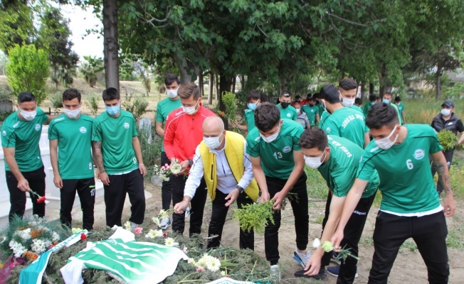 Serik Belediyesporlu futbolculardan Ali Aksu’ya vefa