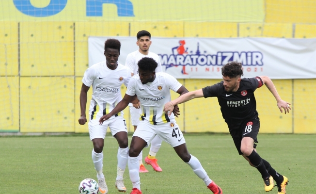 TFF 1. Lig: Menemenspor: 1 - Ümraniyespor: 1