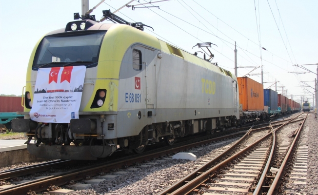 41 vagonlu 2 ihracat treni Kocaeli’den yola çıktı