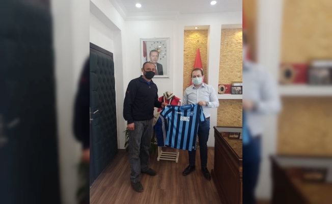 Adanalı Vali’den Ordulu esnafa Adana Demirspor forması