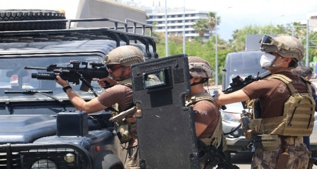 Antalya&#039;da hareketli dakikalar