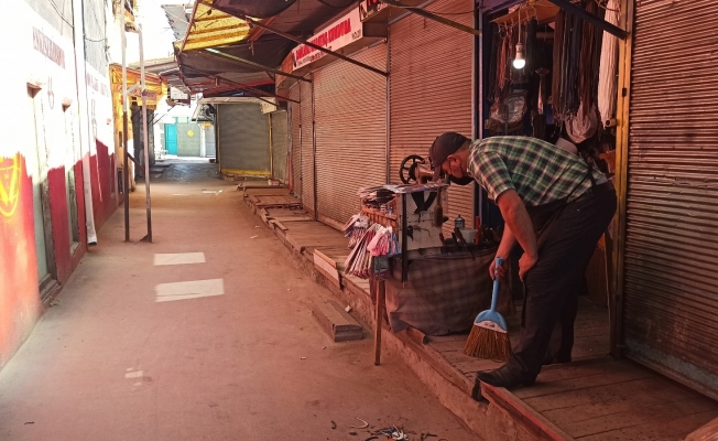 Ayakkabı tamircileri de o eski bayramları arıyor