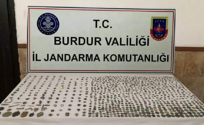 Burdur’da yüzlerce tarihi eser ele geçirildi