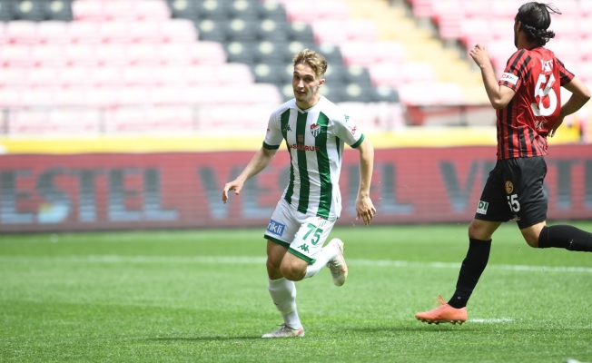 Bursaspor’un 18 yaşındaki futbolcusu Eren Güler durdurulamıyor