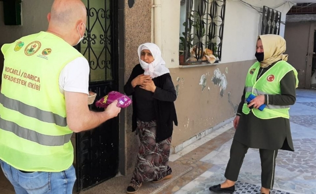 Buruk bayram geçiren yaşlıları unutmadılar