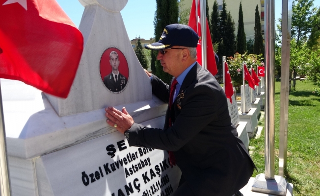 Çanakkale’de şehit ailelerinden arife günü şehitlik ziyareti