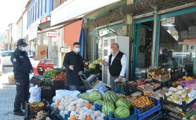 Çelikhan Kaymakamı Uçar, esnafla bayramlaştı