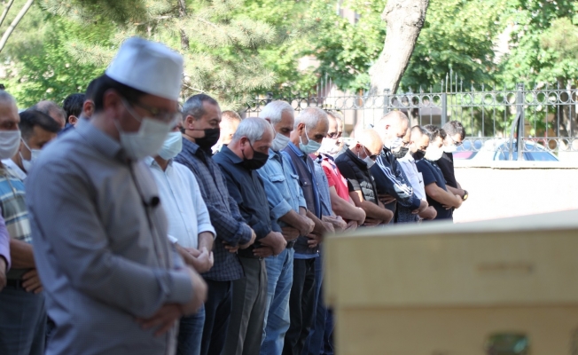 Cinayete kurban giden genç son yolculuğuna uğurlandı