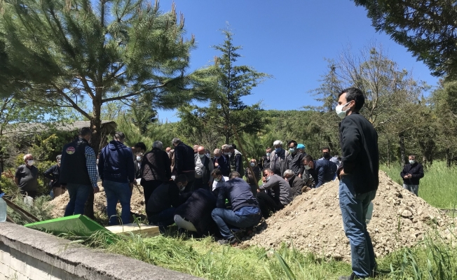 Cinayete kurban giden karı koca yan yana defnedildi