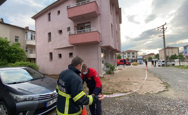 Düzce’de çökme riskine karşı 3 katlı bina boşaltıldı