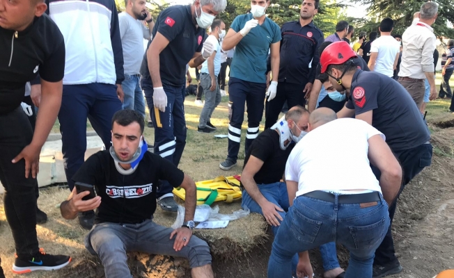 Elazığ’da minibüs, otomobil ve motosiklet kaza yaptı: 19 yaralı