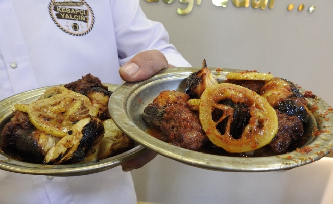 Gaziantep’in vazgeçilmez lezzeti sarımsak kebabı