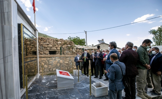 Gevaş’ta Ermeniler tarafından toplu katledilen köylüler için şehitlik yapıldı