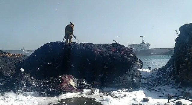 Gürpınar Su Ürünleri Hali’nde balıkçı ağları yandı