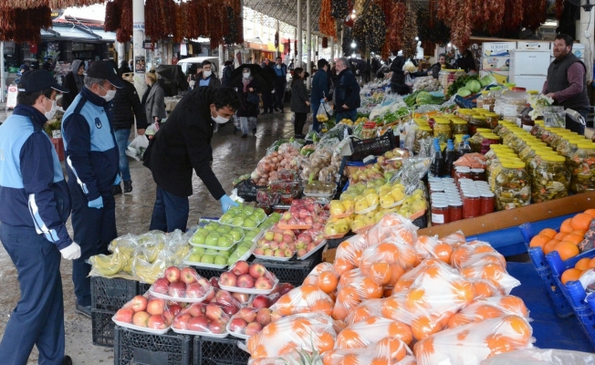 Halk pazarı Cumartesi günleri açık