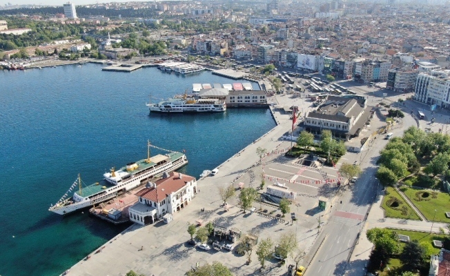 İstanbul’da bayramda meydanlar boş kaldı