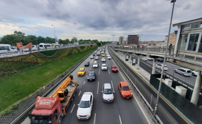 İstanbul’da trafik durma noktasına geldi, yoğunluk yüzde 81 seviyesine ulaştı