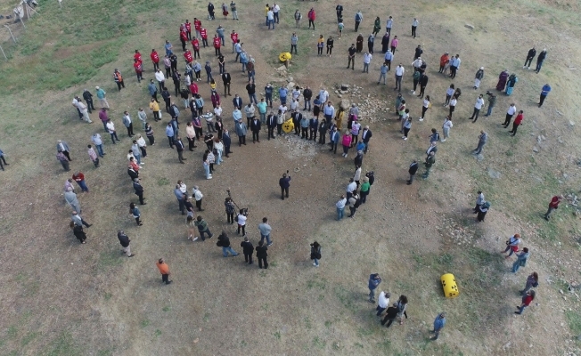 İzmir’de 14 yıldır temizlenmeyen nükleer atıklar için "duran adam" eylemi