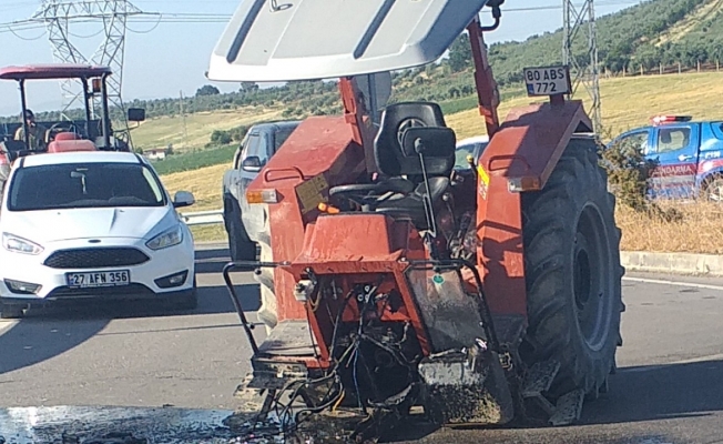 Kazada ikiye ayrılan traktörden yaralı kurtuldu