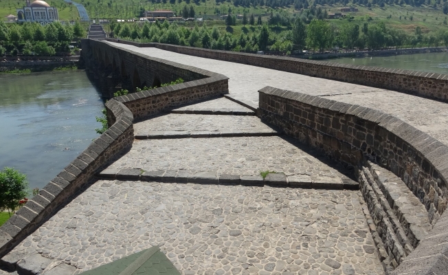 Kısıtlama bayrama denk geldi, Diyarbakır’da tarihi mekanlar sessiz kaldı